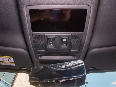 New 2025 Land Rover Defender 110 S image 17