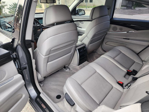 Used 2011 BMW 550i Gran Turismo image 32