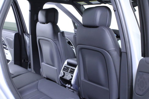 New 2025 Land Rover Range Rover SE image 11