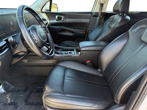 Used 2024 Kia Sorento S image 9