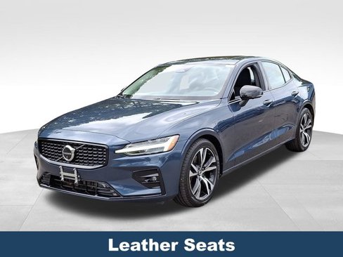 Used 2025 Volvo S60 B5 Plus image 4
