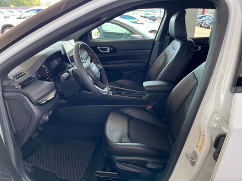 Used 2025 Jeep Compass Trailhawk image 25