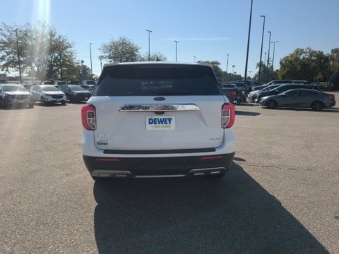 Used 2022 Ford Explorer XLT w/ Equipment Group 202A image 4