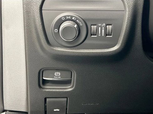New 2025 Jeep Grand Cherokee L Laredo image 11