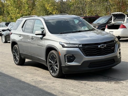 Used 2023 Chevrolet Traverse RS w/ LPO, Floor Liner Package image 3