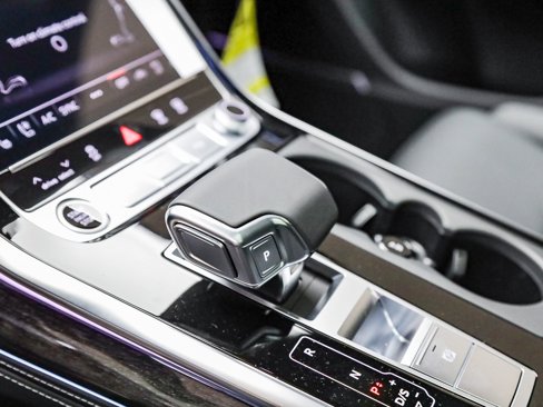 New 2025 Audi Q8 Prestige image 25