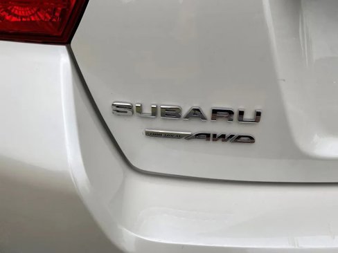 Used 2017 Subaru Crosstrek 2.0i Premium w/ Moonroof Package image 8