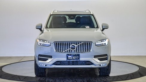 Certified 2025 Volvo XC90 B6 Plus image 7