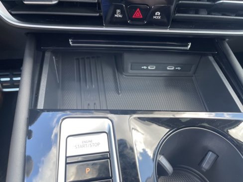 New 2025 Volkswagen Atlas Peak Edition SE image 24
