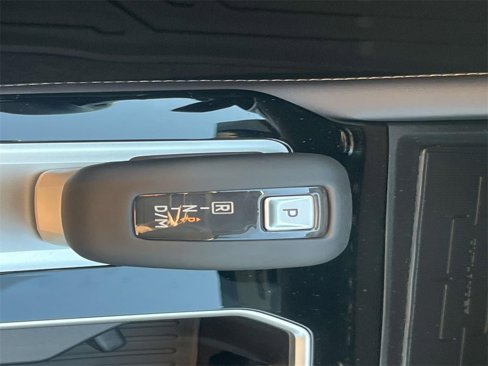 New 2025 Mitsubishi Outlander SE image 23