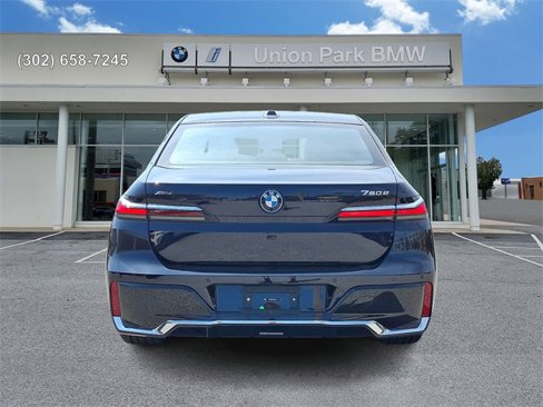 New 2026 BMW 750e xDrive w/ Premium Package image 5