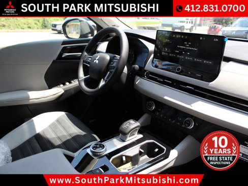 New 2025 Mitsubishi Outlander SE image 10