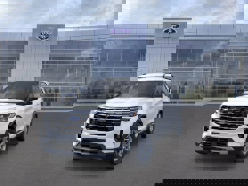 New 2025 Ford Explorer Active image 2