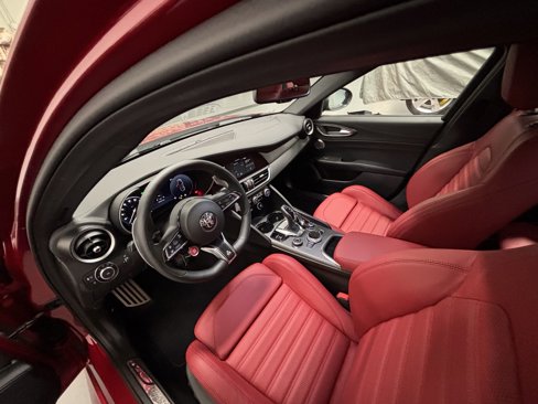 New 2024 Alfa Romeo Giulia Quadrifoglio image 5