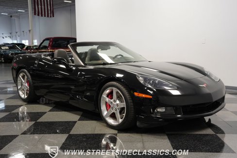 Used 2006 Chevrolet Corvette Convertible w/ Preferred Equipment Group image 16