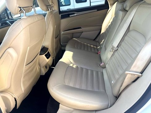 Used 2014 Ford Fusion SE image 15