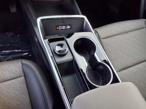 New 2026 Chevrolet Equinox LT w/ Convenience Package II image 21