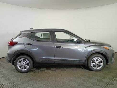New 2025 Nissan Kicks Play S image 7