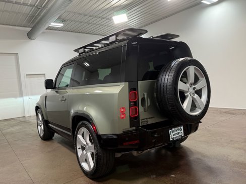 Used 2024 Land Rover Defender 90 X-Dynamic SE image 35