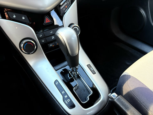 Used 2014 Chevrolet Cruze LS image 29