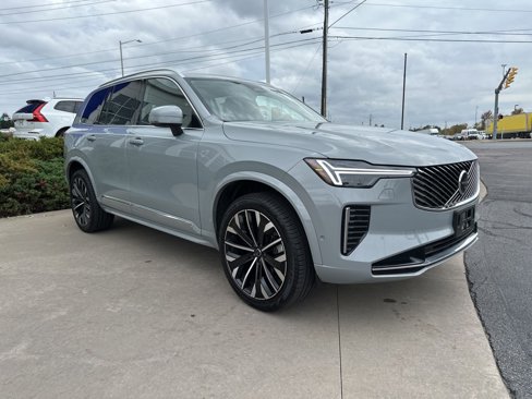 Certified 2025 Volvo XC90 B5 Plus image 3