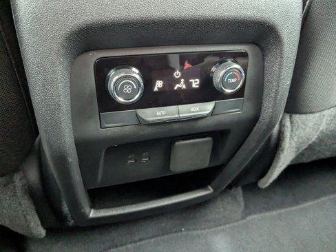 Certified 2024 Chevrolet Traverse LT image 16