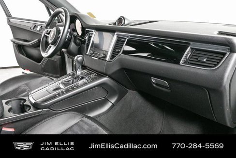 Used 2018 Porsche Macan image 24