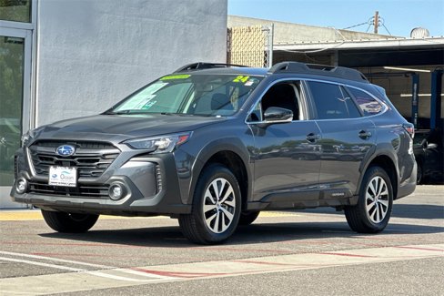 Used 2024 Subaru Outback Premium image 10