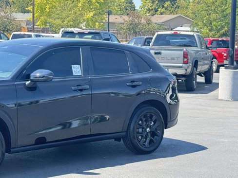 Used 2025 Honda HR-V Sport image 9