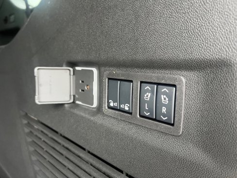 New 2025 Chevrolet Suburban Z71 w/ Comfort Package image 20