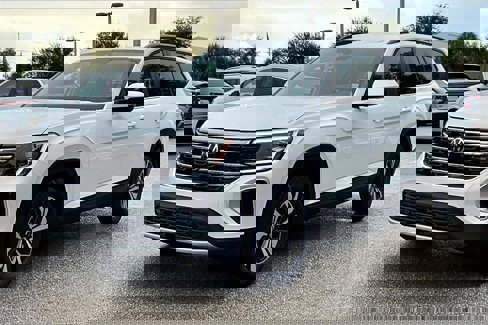 New 2026 Volkswagen Atlas SE image 9