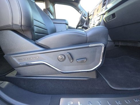 Used 2025 Ford F250 Platinum image 19
