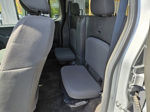 Used 2017 Nissan Frontier S image 9
