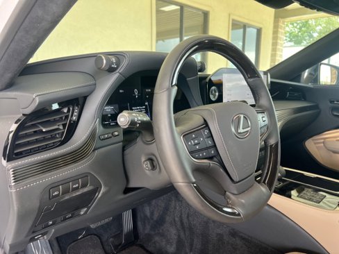 Used 2024 Lexus LS 500 image 21
