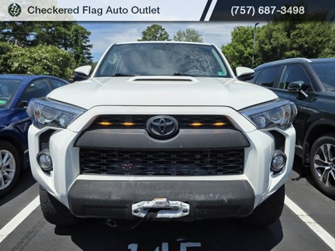 Used 2017 Toyota 4Runner TRD Off-Road Premium image 2