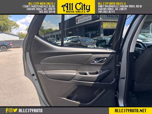 Used 2018 Chevrolet Traverse LT image 28