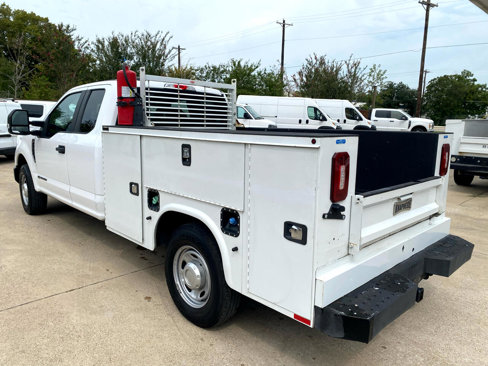 Used 2022 Ford F250 XL w/ Power Equipment Group image 3