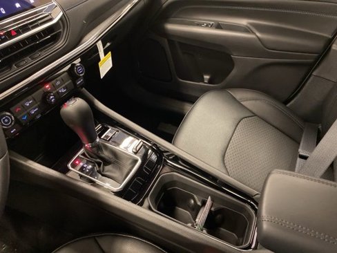 New 2026 Jeep Compass Latitude image 13