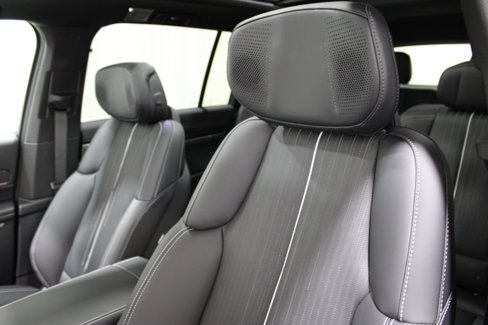 New 2026 Cadillac Vistiq Luxury w/ LPO, Floor Liner Package image 4
