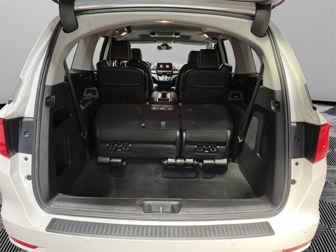 Used 2023 Honda Odyssey Touring image 5