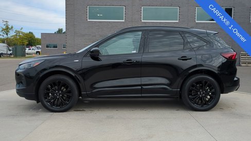 Certified 2024 Ford Escape ST-Line Elite w/ Premium Technology Package image 2