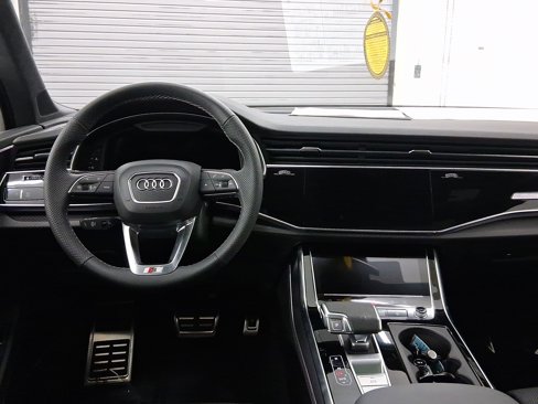 New 2026 Audi SQ7 Prestige image 4