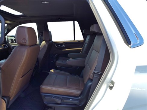 Used 2024 Chevrolet Tahoe High Country image 16