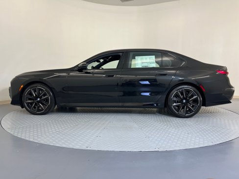New 2026 BMW 740i xDrive image 2