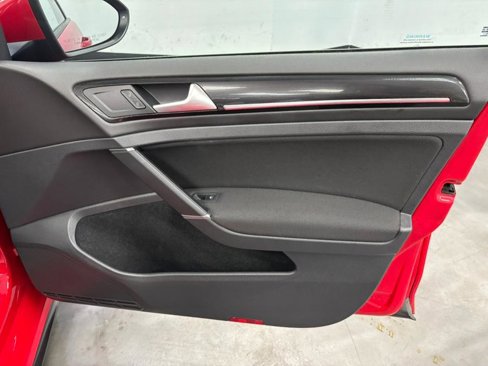 Used 2017 Volkswagen GTI GTI S image 28