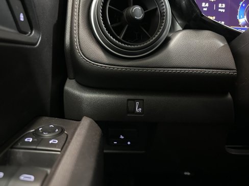 New 2025 Chevrolet Colorado LT w/ LT Convenience Package image 14