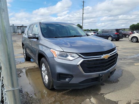 Used 2020 Chevrolet Traverse LS image 2