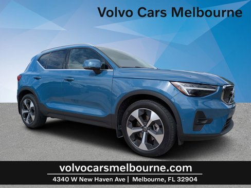 Used 2023 Volvo XC40 B4 Ultimate image 1