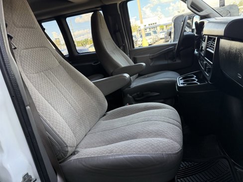 Used 2020 Chevrolet Express 3500 LT w/ LT Preferred Equipment Group image 17