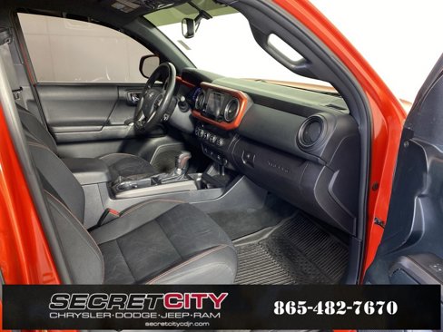 Used 2017 Toyota Tacoma TRD Off-Road w/ Tow Package (A/T) image 34
